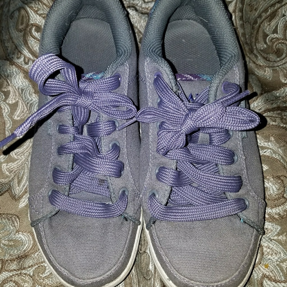 Airwalk sneakers