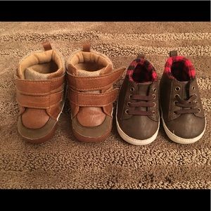 Bundle of 2 pairs of baby shoes 9-12M   6-12M