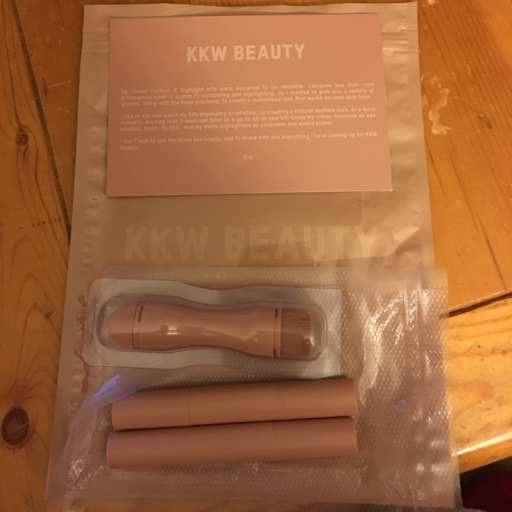 Authentic KKW BEAUTY creme contour & highlight kit