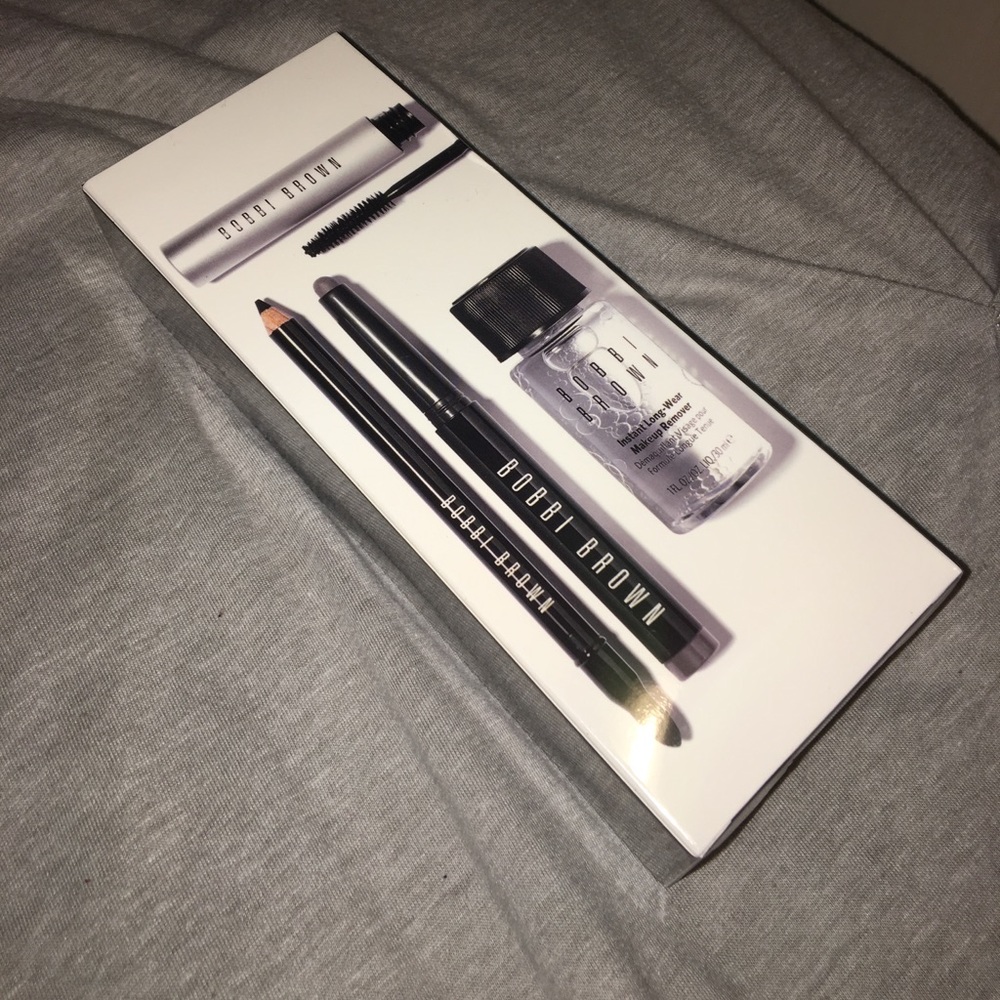 💥BNIB💥 Bobbi Brown Smokey In Seconds