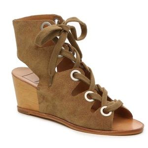 New! 🎉 Dolce Vita Lei wedge sandal Olive size 8