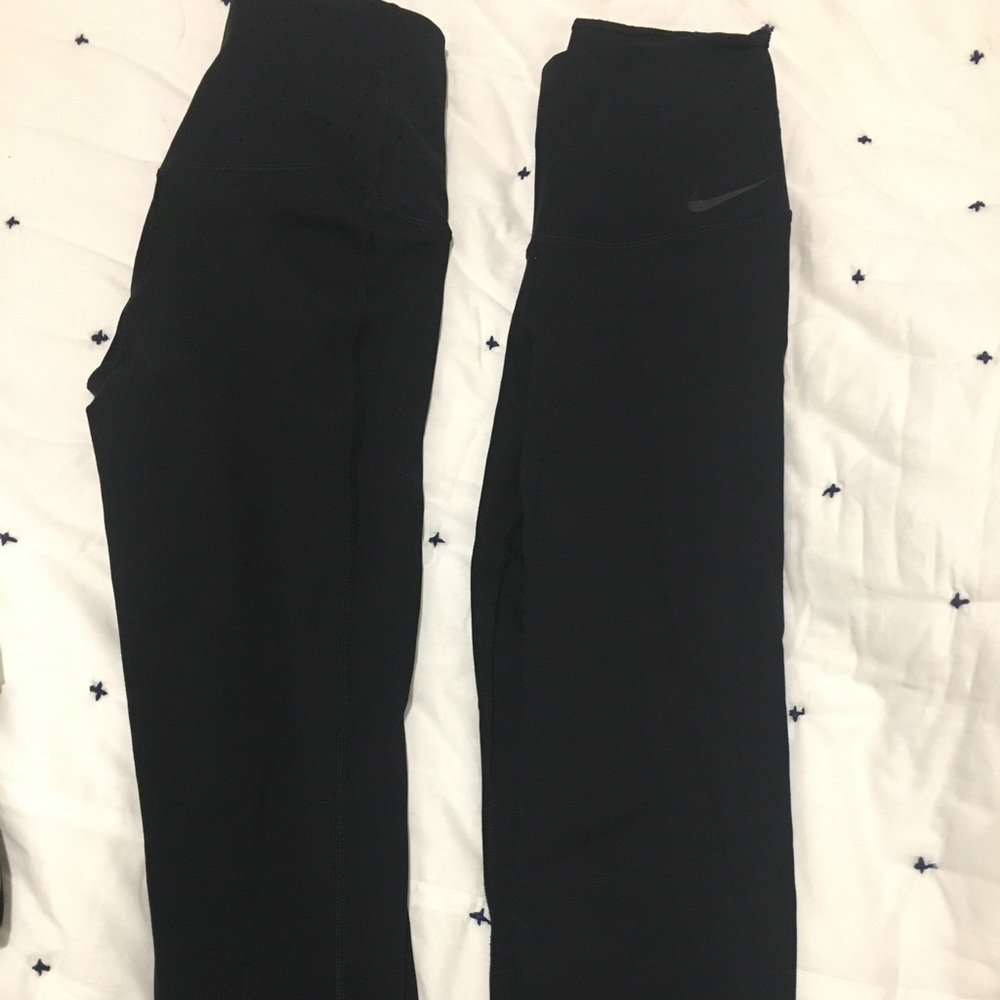 Bundle - 2 pairs Nike Sculpt Crops- size small