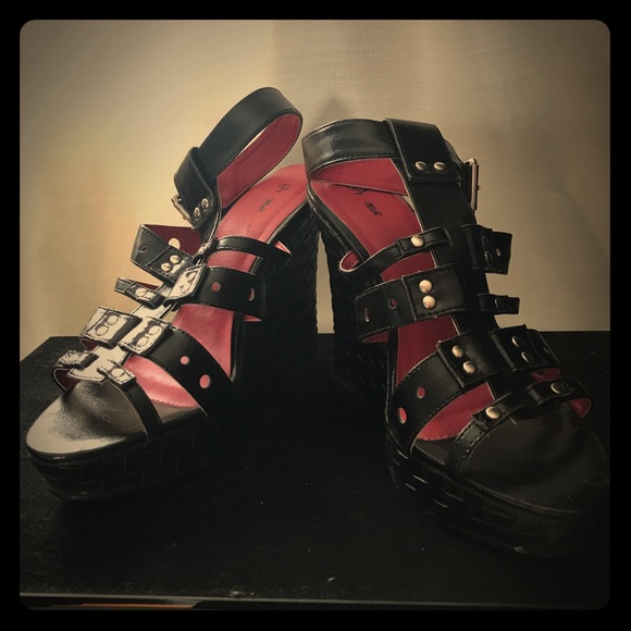 Black Woven Wedges - Picture 1 of 4