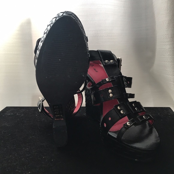 Black Woven Wedges - Picture 3 of 4