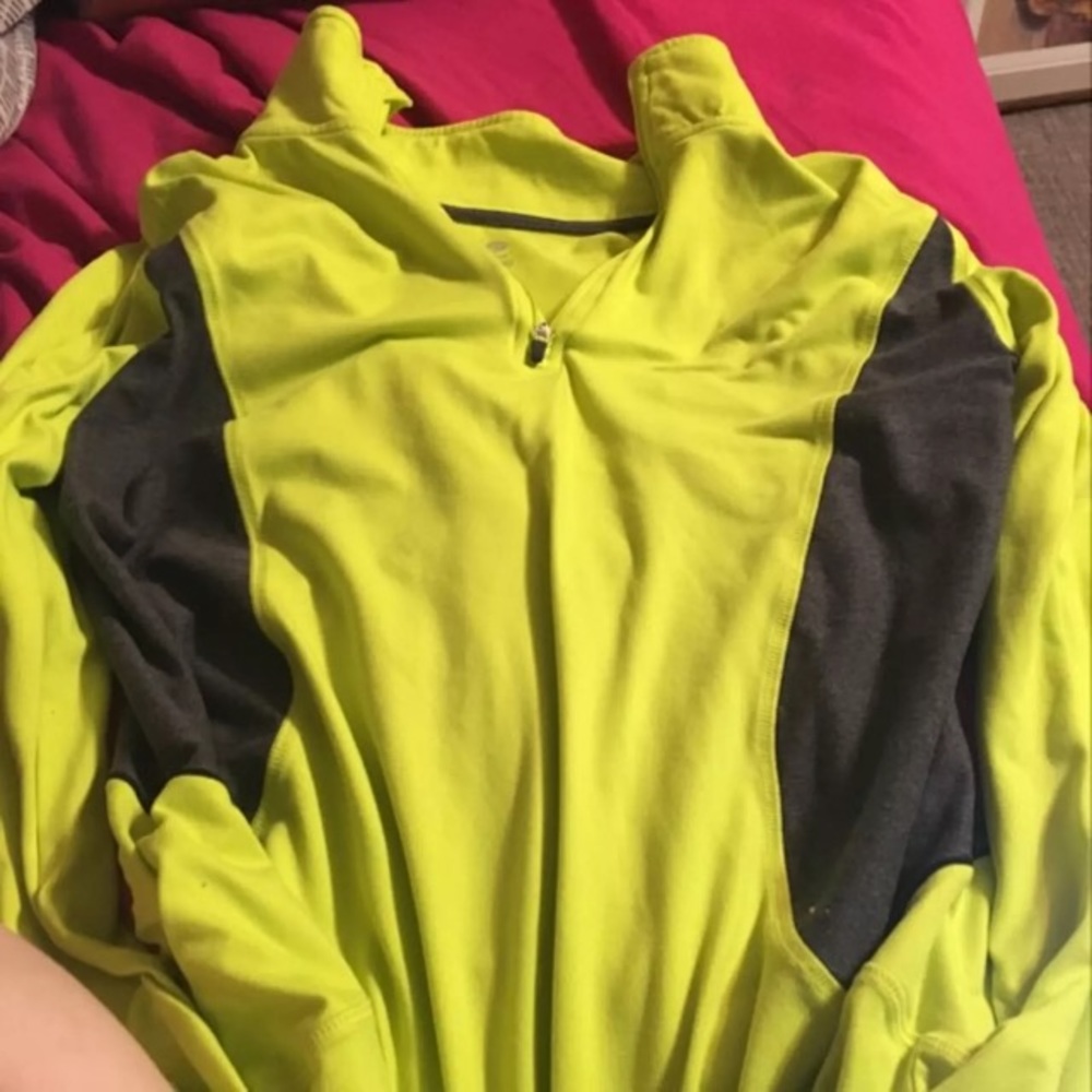 Athletic shirt