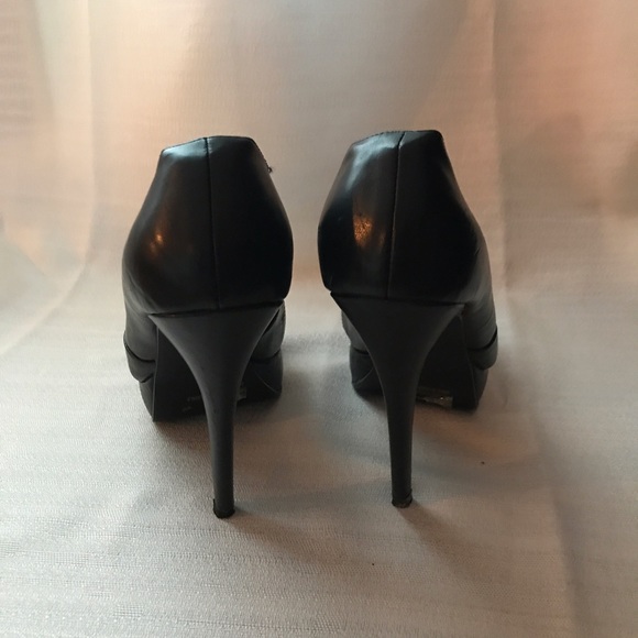 Black Zipper Detail Heels - Picture 3 of 4