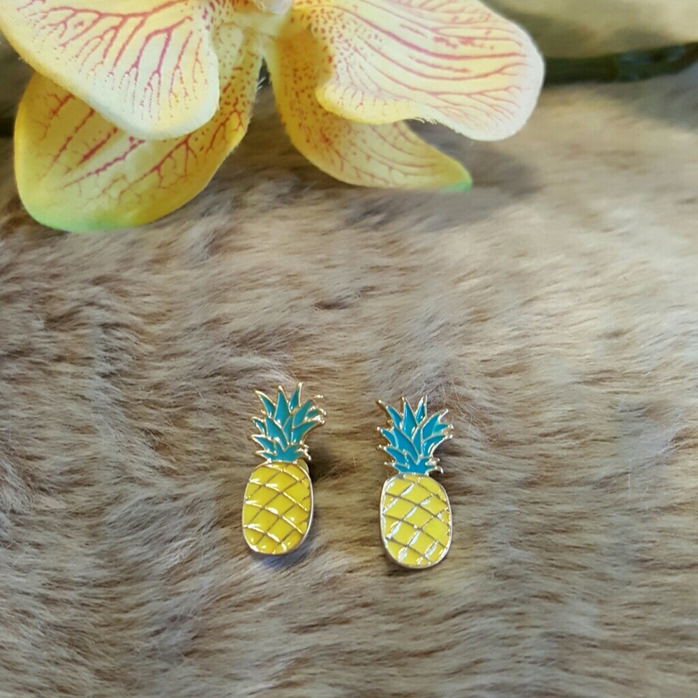 🍍Pineapple stud earrings🍍