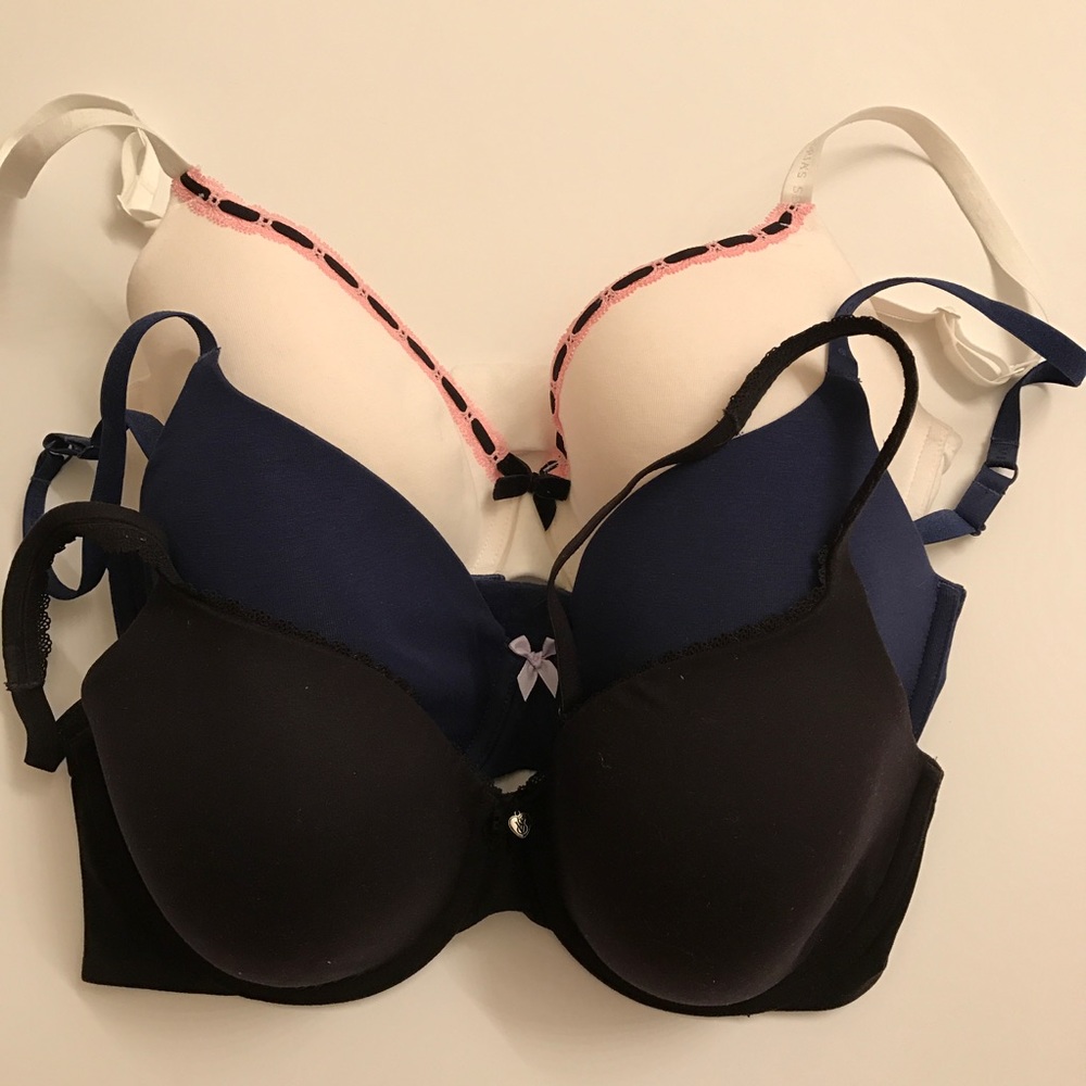 ✨Set of 3 VS Bras!✨