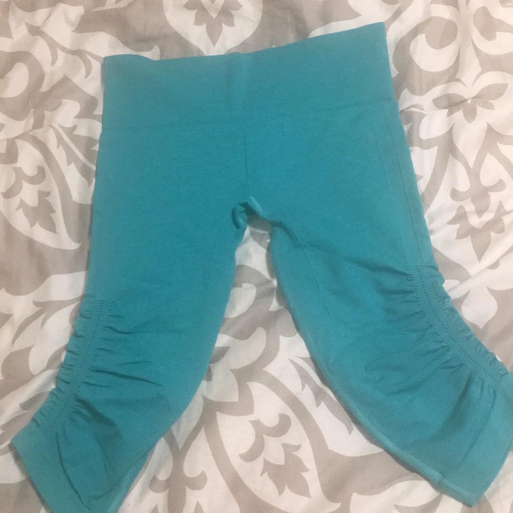 Lululemon turquoise wonder under size 6
