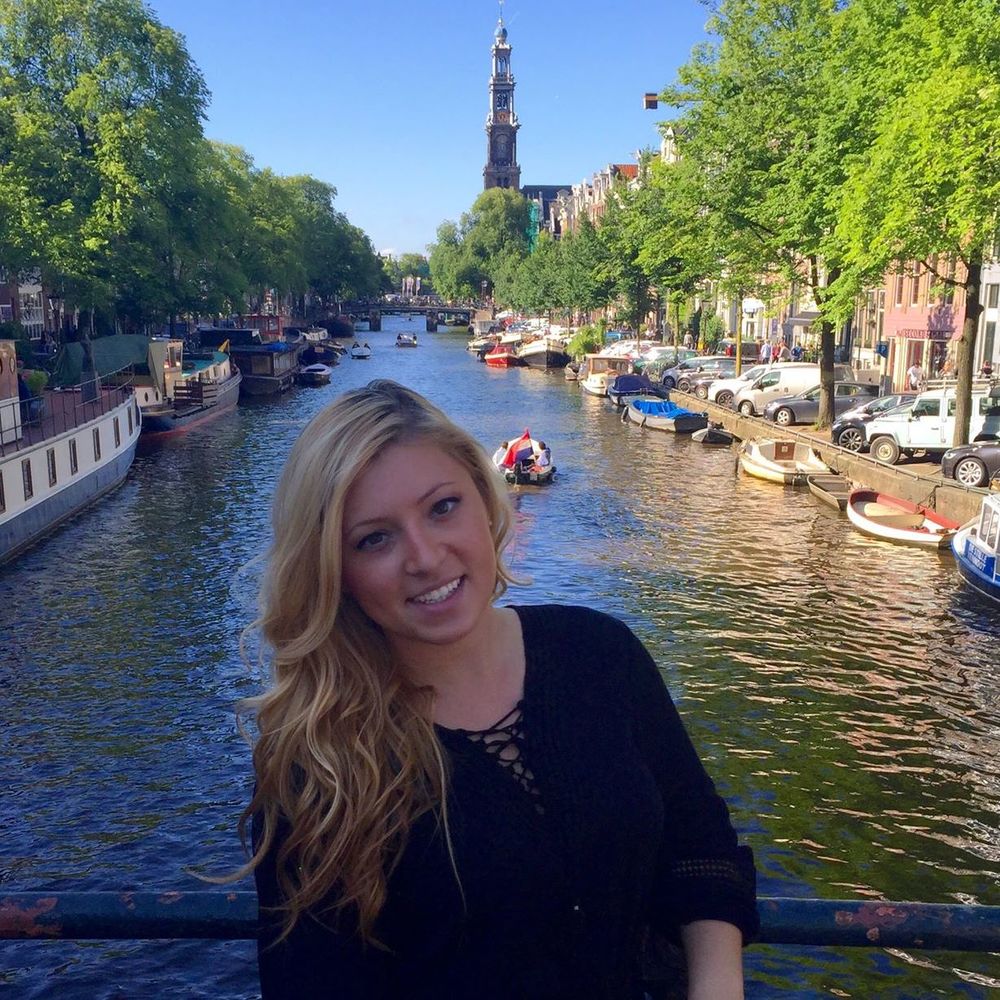 Meet your Posher, Ivona