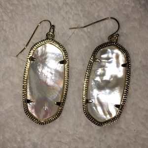 Elle Earrings In Ivory Pearl