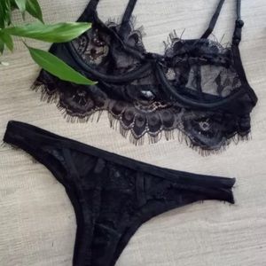 Black lace lingerie set