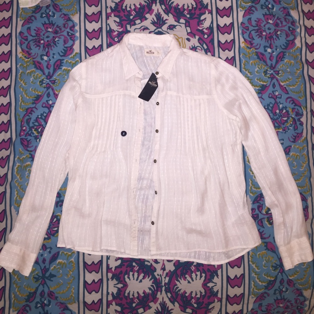 Hollister: Long Sleeve Button Up🌸