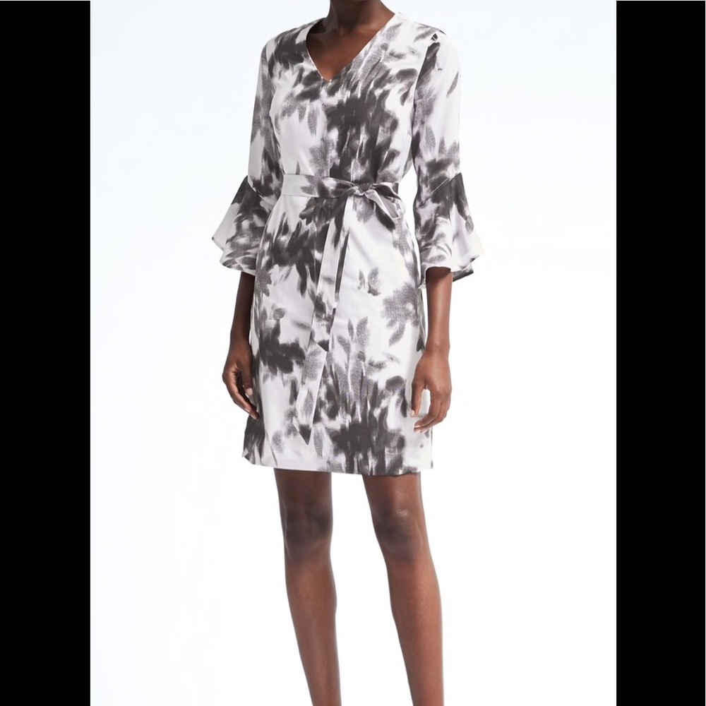🆕 Banana Republic Shift Dress Small. NWT!!
