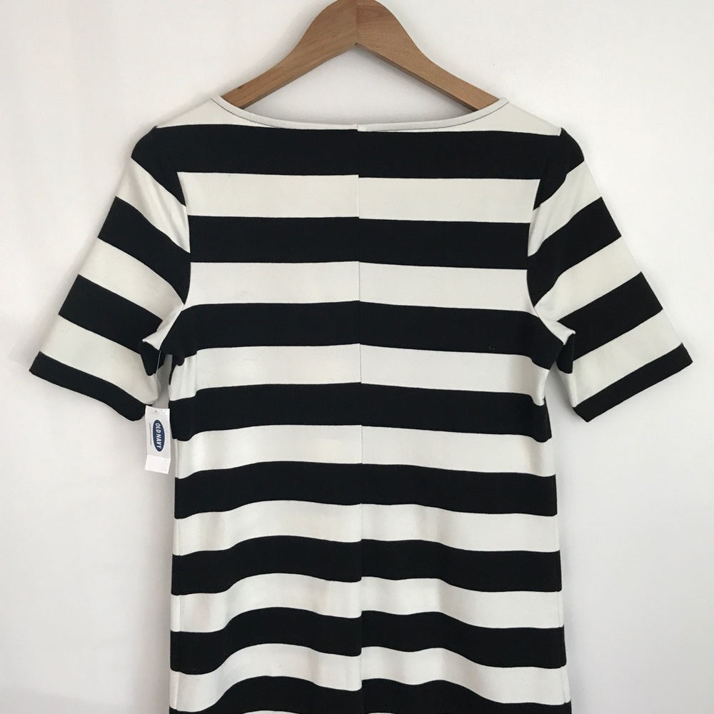 Black & White Striped Fitted Tee Dress NWT - Picture 3 of 7