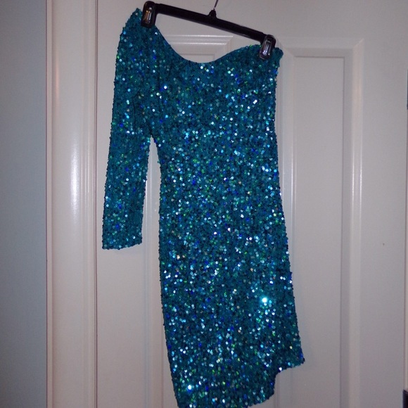 Sequin dress size 2 - Picture 3 of 4