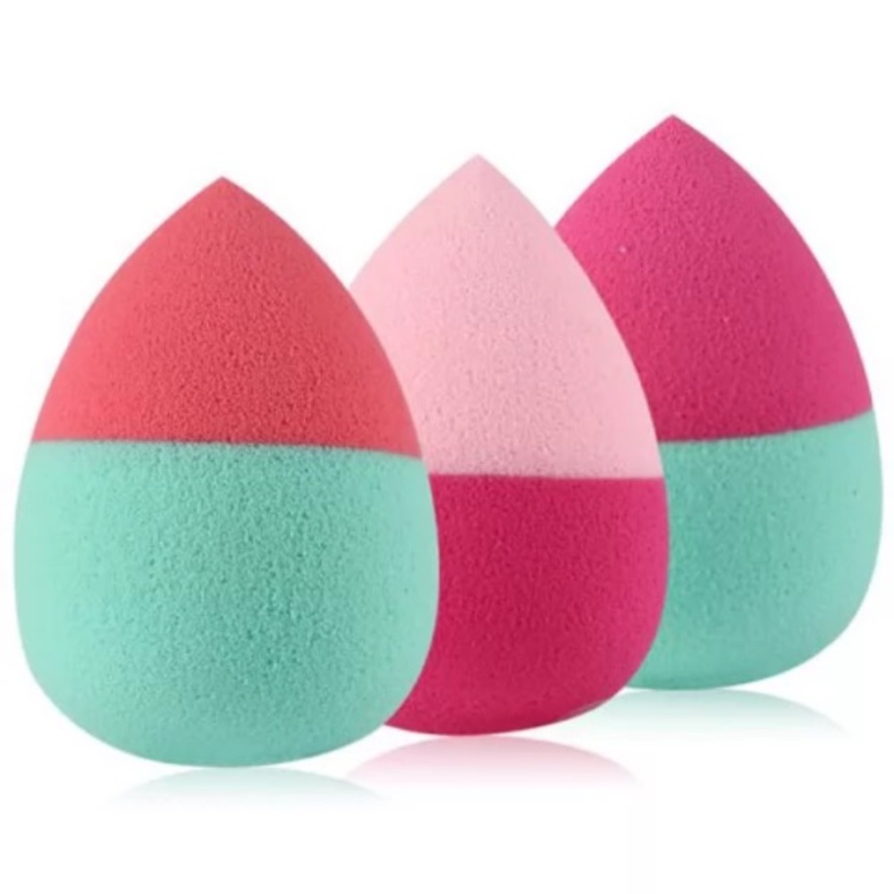 Two tone makeup sponge