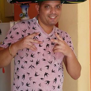 Meet your Posher, Yansel