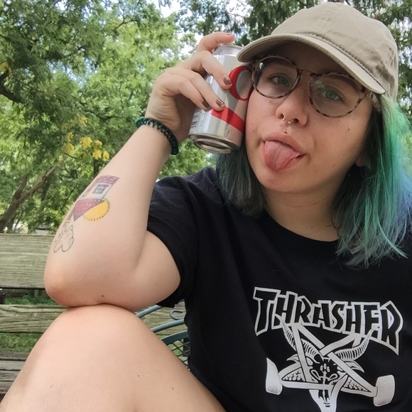 !SOLD! Thrasher t-shirt - Picture 2 of 2