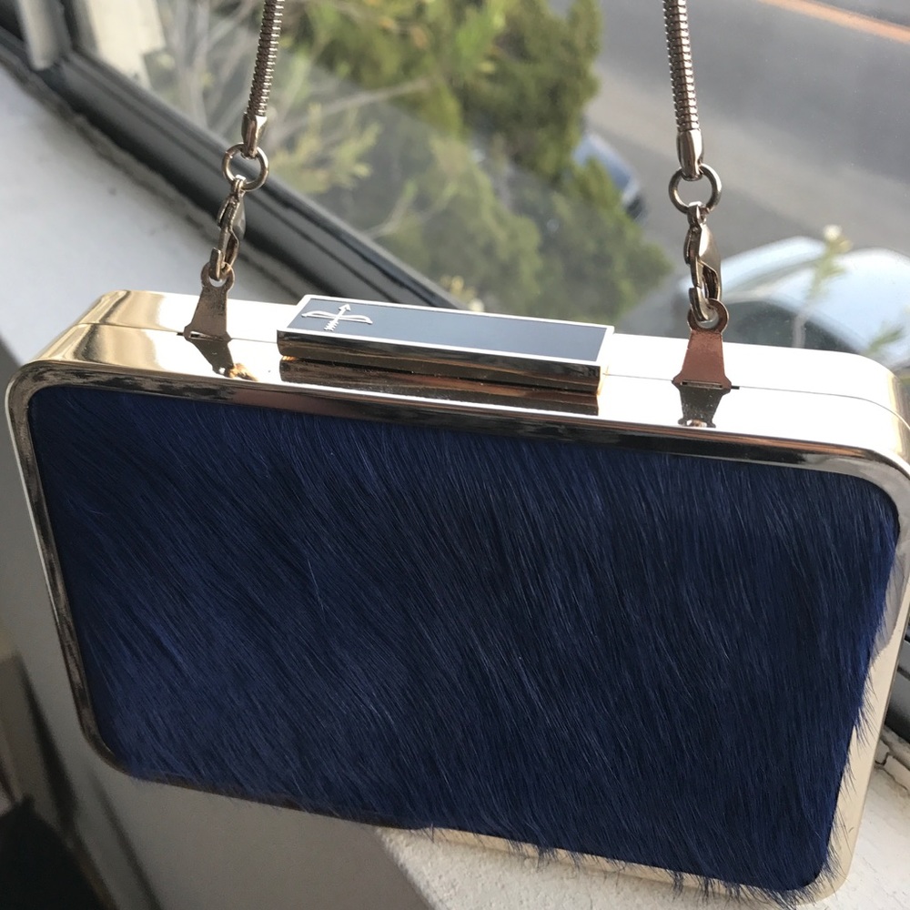 Pour la Victoria clutch, with colored fur