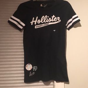 Hollister Graphic Tee