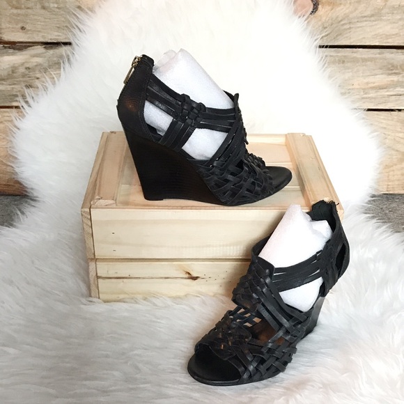 Tory Burch Shoes - ✨💕SALE💕✨Tory Burch 'Tevray' Huarache Wedge
