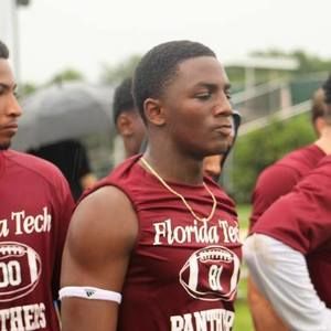 Meet your Posher, Lino