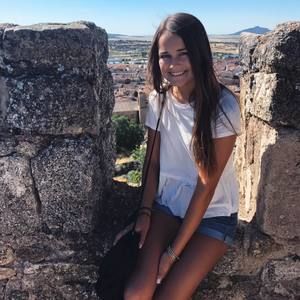 Meet your Posher, Claire