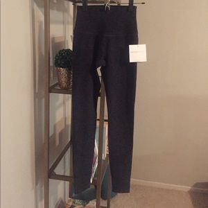 Beyond Yoga yoga pants-size small