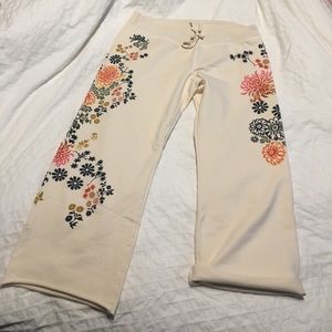 Lucky brand cropped yoga sweatpants w floral print