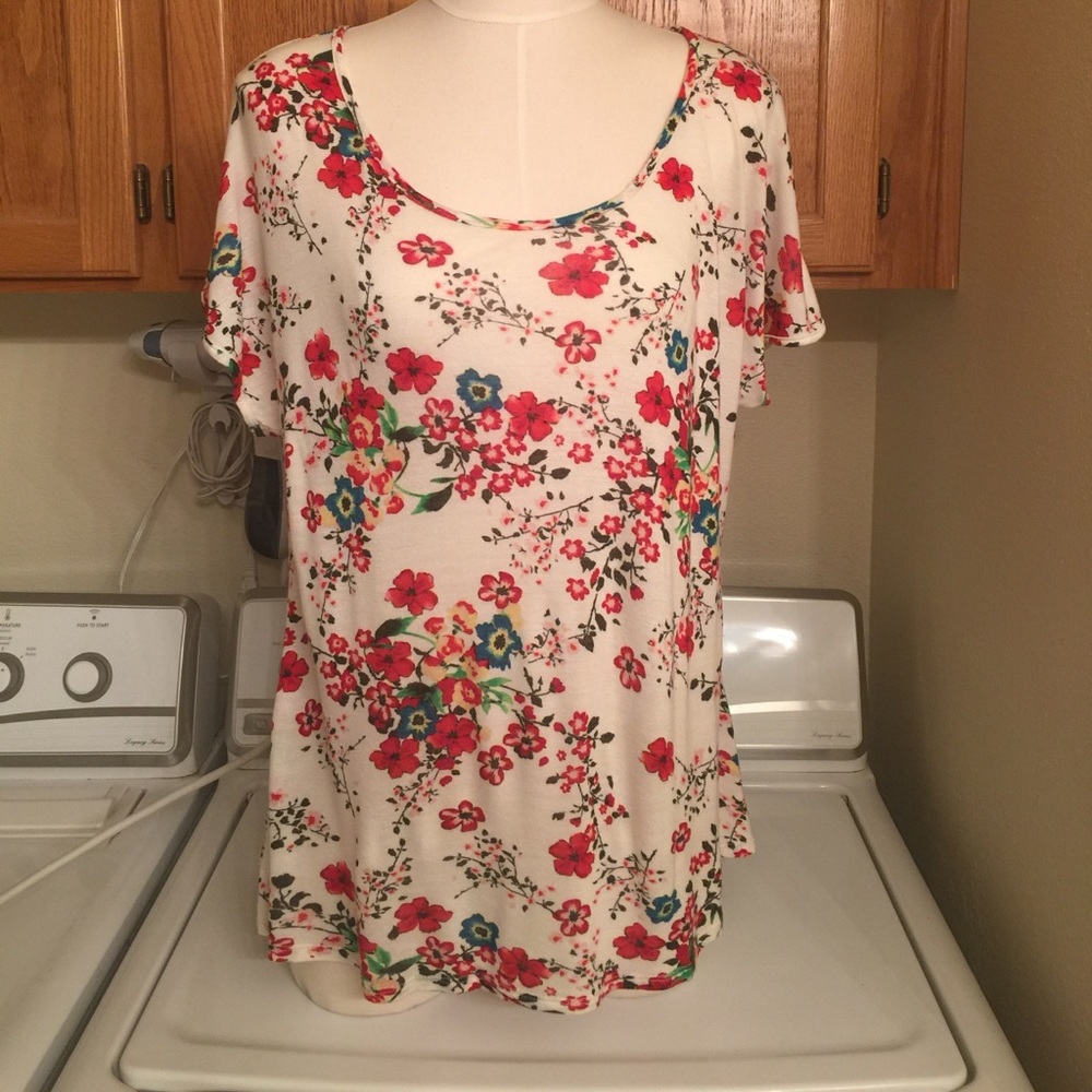 🌸🌺Pretty floral print t-shirt🌸🌺
