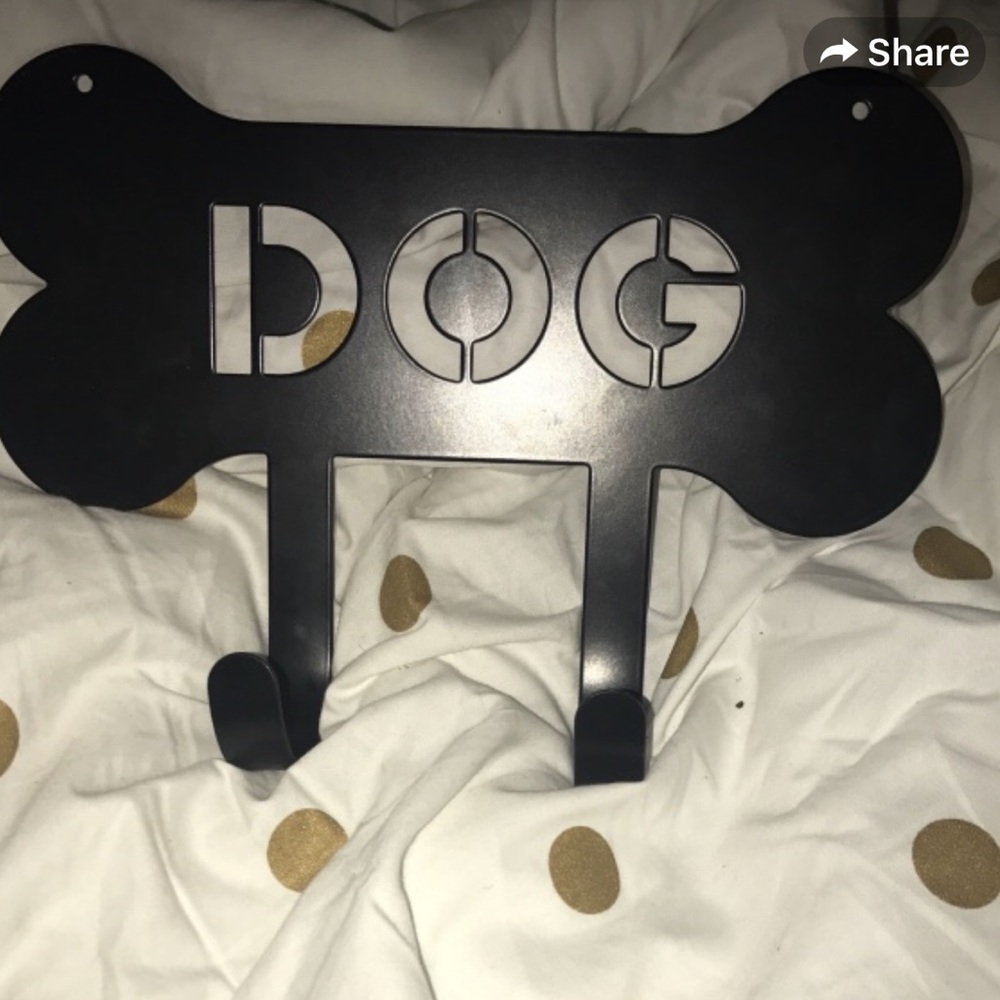 Dog leash holder