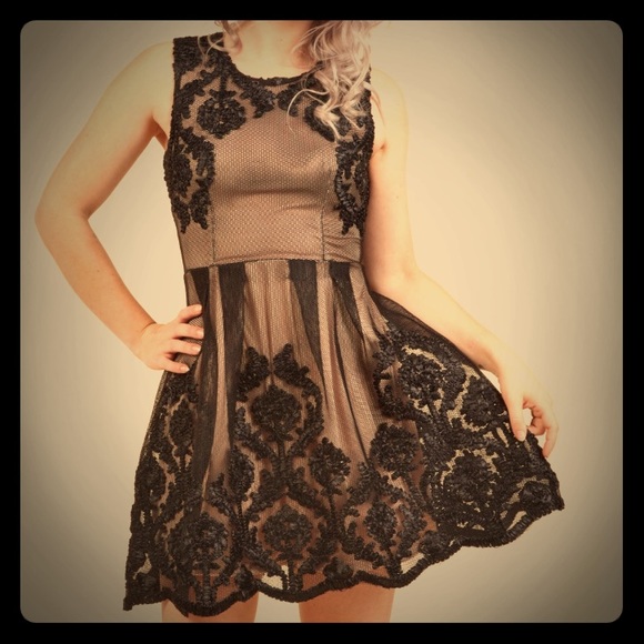 Modcloth Dresses & Skirts - Cultural District Lace Dress Soieblu by Modcloth