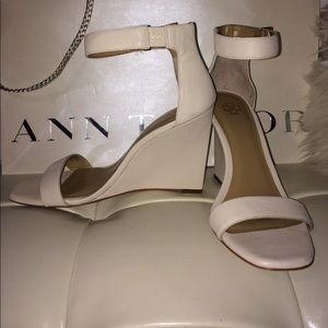 ANN TAYLOR HIGH HEELS WEDGES