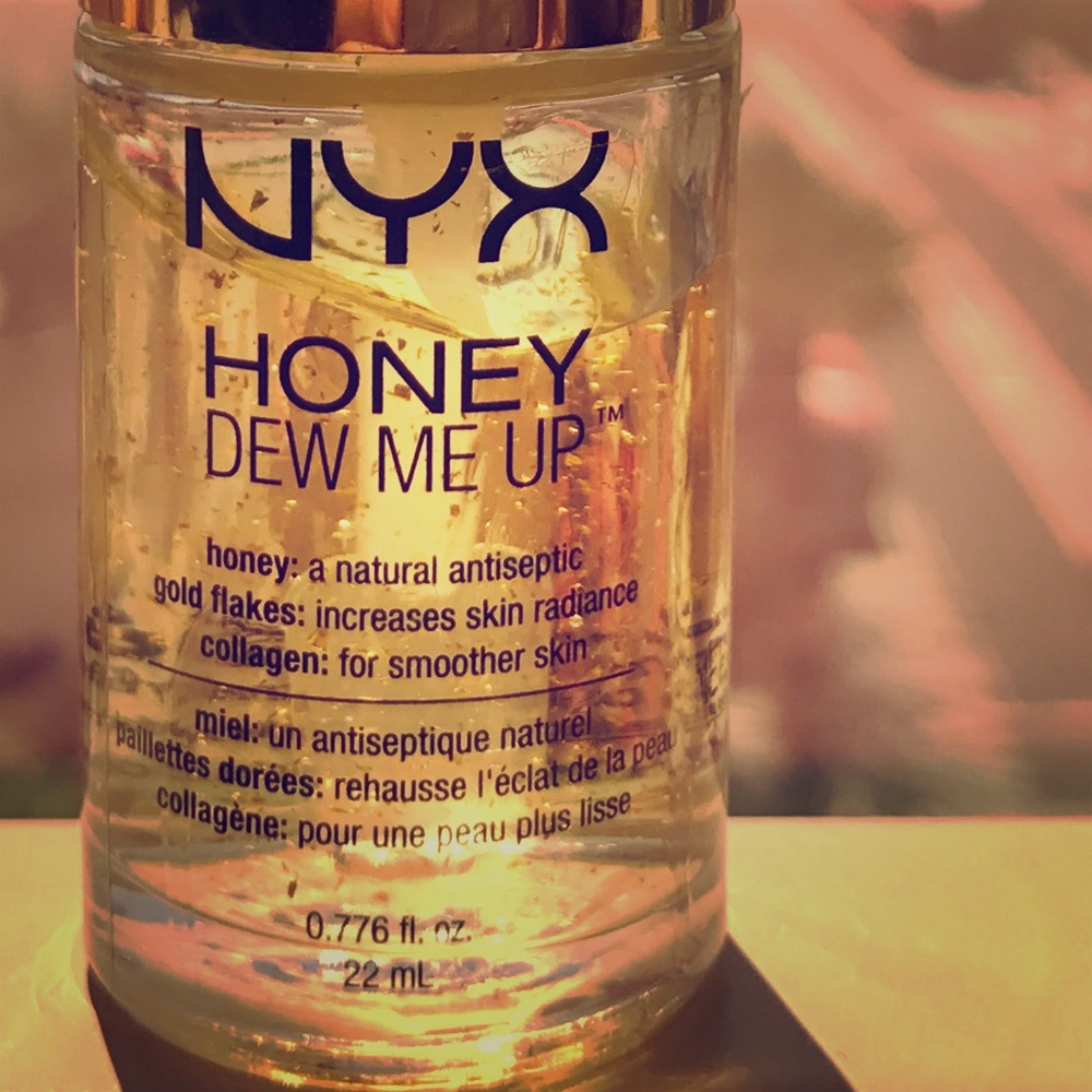 NYX Honeydew me up honey primer w/gold flakes