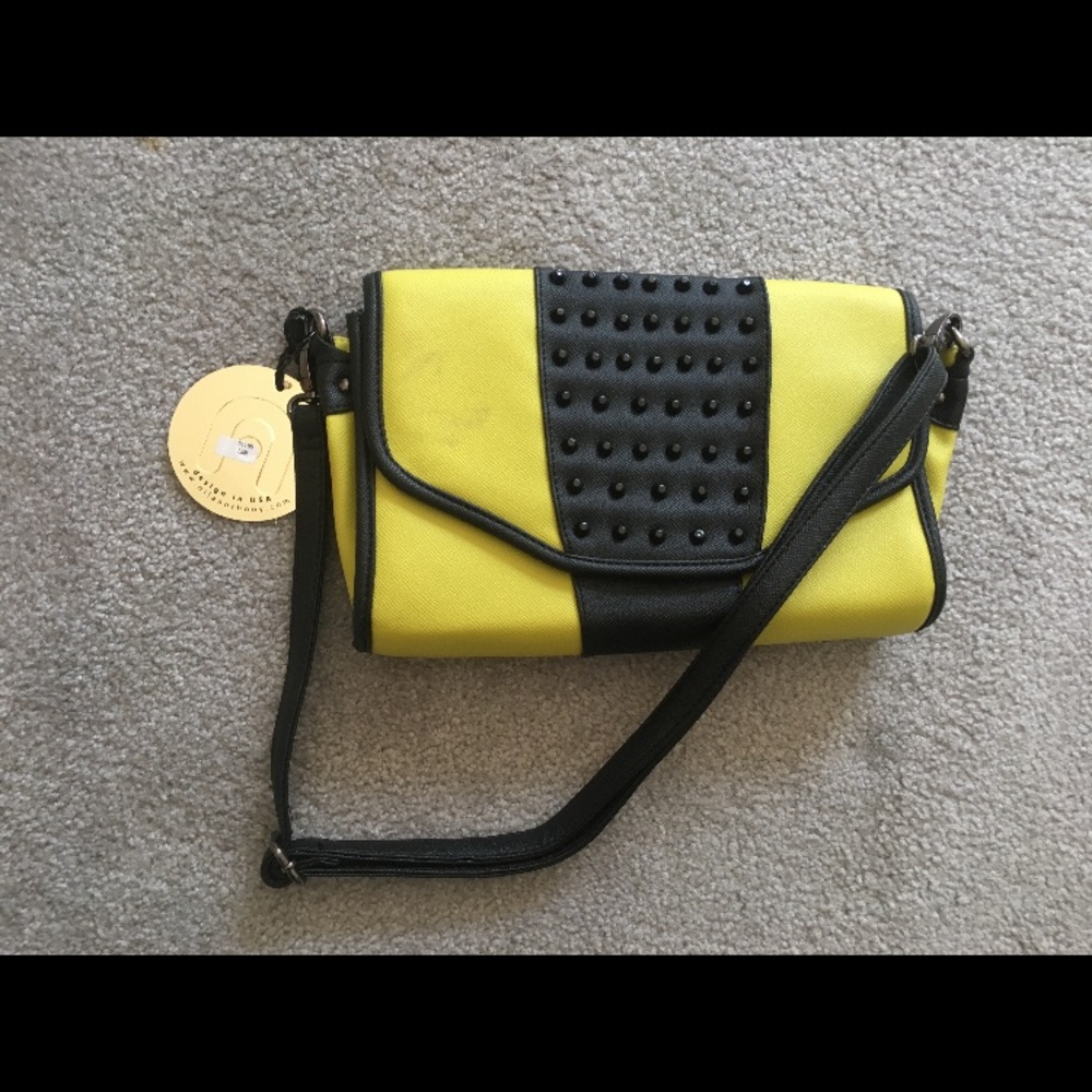 Nila Anthony Purse