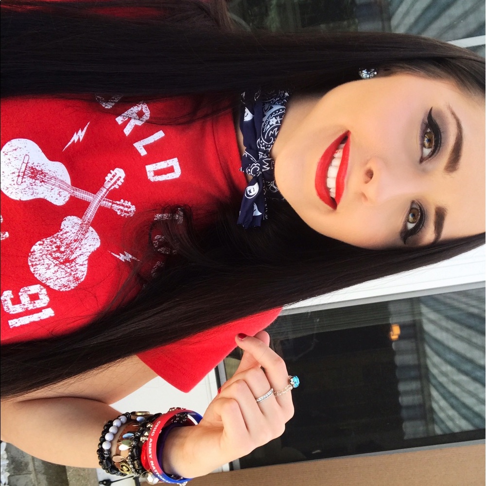 Meet your Posher, Nicole