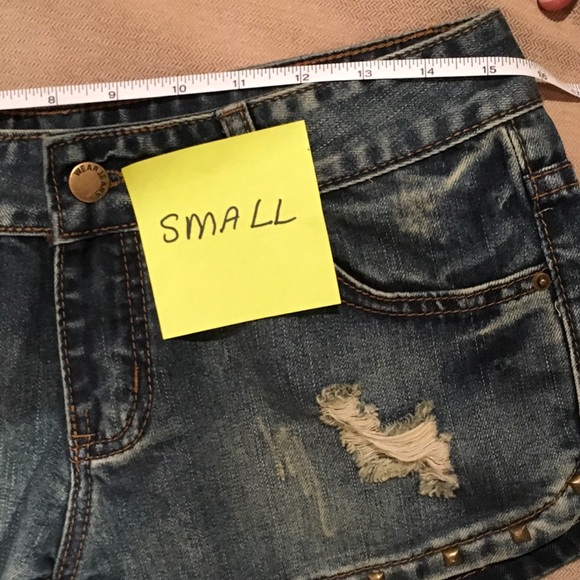 JEAN SHORT -BRASS STONES DISTRESSED 1 left - Picture 6 of 8