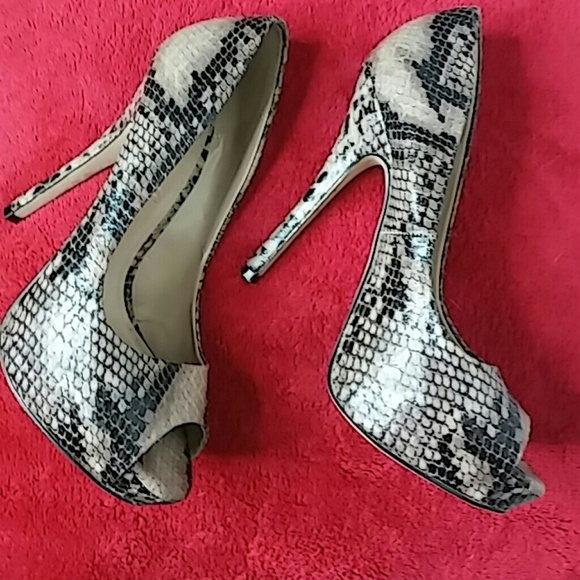 Imitation Snakeskin pumps - Picture 3 of 4
