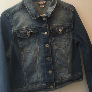 Cropped denim jacket