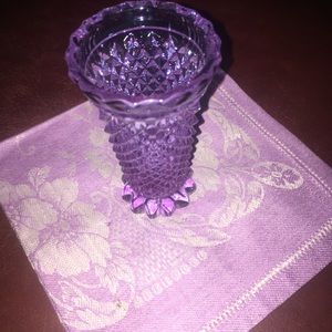 Two vintage glasses and 12 napkins