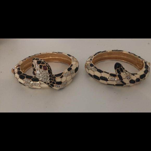 Judith Leiber Enamel & Crystal Snake Cuff Set - Picture 6 of 8