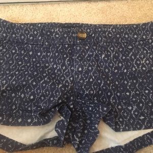 American eagle blue print shorts