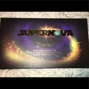 By Bh cosmetics Super novia eye shadow palate