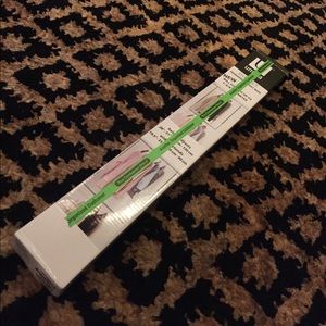 BNIB: Double your closet space! Umbra Dublet.