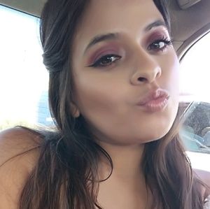 Meet your Posher, Selena