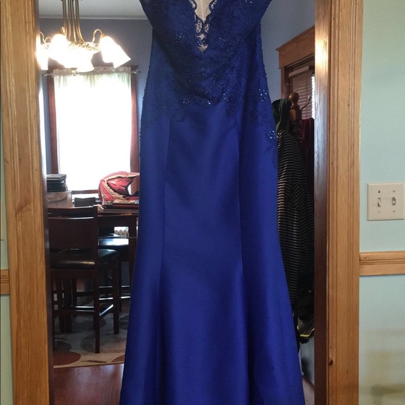 Prom Gown - Picture 4 of 7