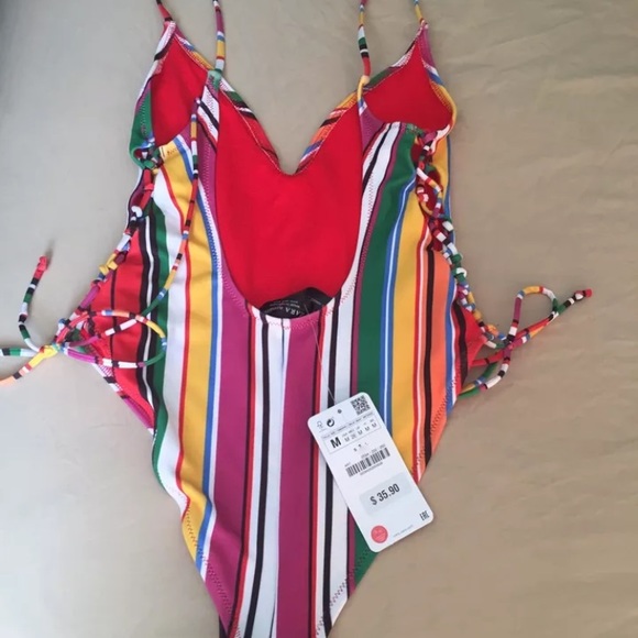 Lace up one piece - Picture 2 of 3