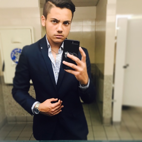 Meet your Posher, Danny - Picture 1 of 1