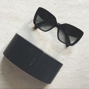 Prada Sunglasses 😎 Black